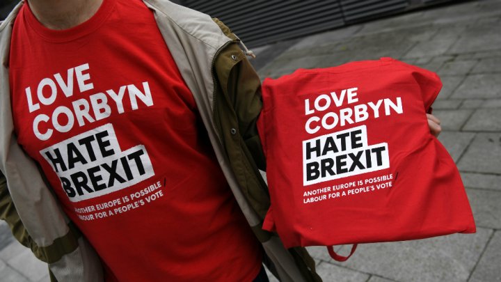 Momentum members back public vote on Brexit